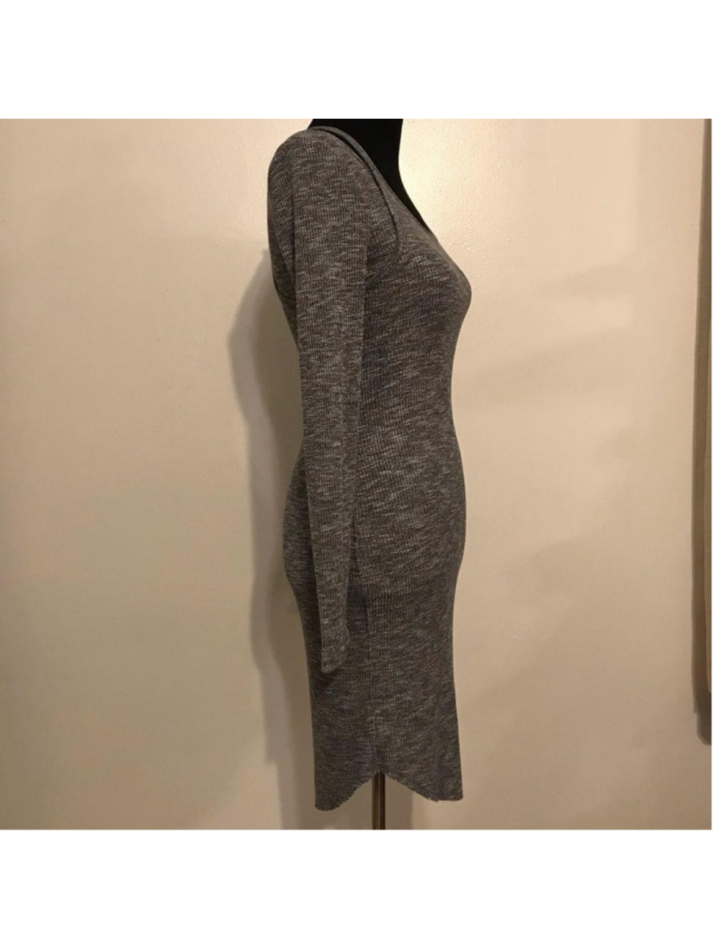 COLD SHOULDER DRESS ✨✨✨ - Picture 2 of 4